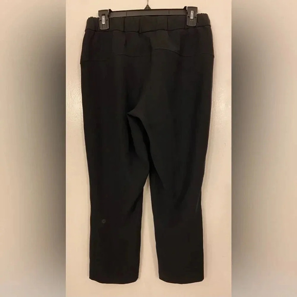 Lululemon On The Fly Crop Woven Size 6 - Picture 4 of 7
